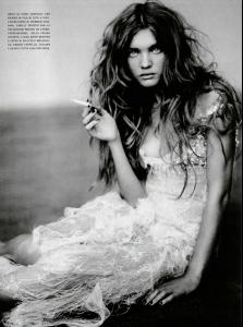 nat_Vogue_IT_Sep04___A_Girl_of_Singular_Beauty_by_Paolo_Roversi_LJ__sinful_cesar7.jpg