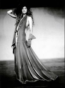 nat_Vogue_IT_Sep04___A_Girl_of_Singular_Beauty_by_Paolo_Roversi_LJ__sinful_cesar8.jpg