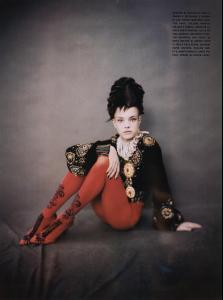 Nat_Vogue_ITSep06___Like_a_Painting_by_Paolo_Roversi_LJ__sinfulcesar6.jpg