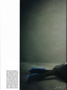Nat_Vogue_ITSep06___Like_a_Painting_by_Paolo_Roversi_LJ__sinfulcesar7.jpg