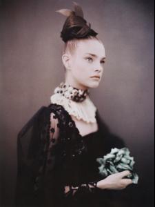 Nat_Vogue_ITSep06___Like_a_Painting_by_Paolo_Roversi_LJ__sinfulcesar96.jpg