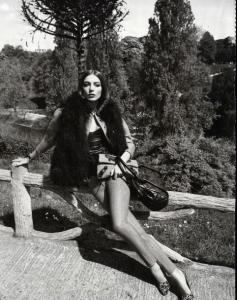 Daria_Vogue_Paris_August_2008_by_Inez_Van_Lamsweerde___Vinoodh_Matadin_3.jpg