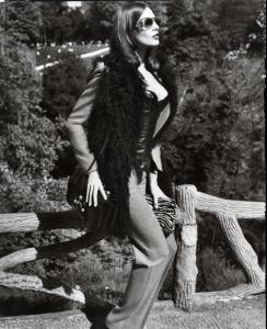 Daria_Vogue_Paris_August_2008_by_Inez_Van_Lamsweerde___Vinoodh_Matadin_5.jpg