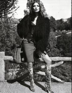 Daria_Vogue_Paris_August_2008_by_Inez_Van_Lamsweerde___Vinoodh_Matadin_7.jpg