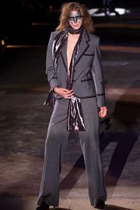 maria_Alexander_McQueen_Fall_2002_Ready_to_Wear.jpg