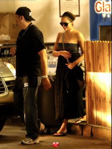 June_21_2008.Jessica_shopping_at_Whole_Foods_Beverly_Hills.HQ6.jpg