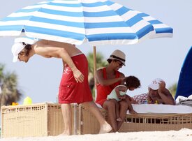 Celebutopia-Halle_Berry_at_the_beach_in_Miami-41.jpg