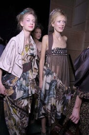 BackstageKenzoSpringSummer2009Womens119_jpg.jpg