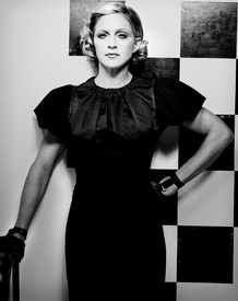 szavy_Madonna_Craig_McDean_Photoshoot_2002_for_Vanity_Fair_02.jpg