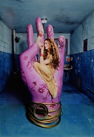 szavy_Madonna_DavidLa_Chapelle_Photoshoot_1998_Rolling_Stone_07.jpg
