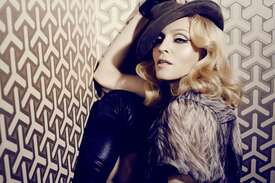 szavy_Madonna_Tom_Munro_Photoshoot_2008_11.jpg