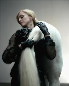 szavy_Madonna_Steven_Klein_Photoshoot_2006_31.jpg