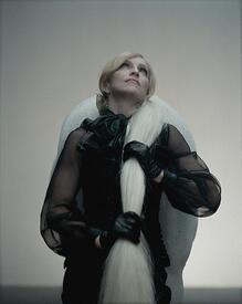 szavy_Madonna_Steven_Klein_Photoshoot_2006_37.jpg