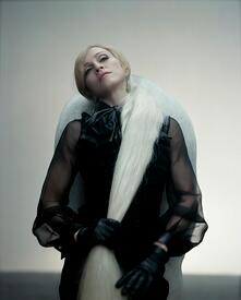 szavy_Madonna_Steven_Klein_Photoshoot_2006_41.jpg