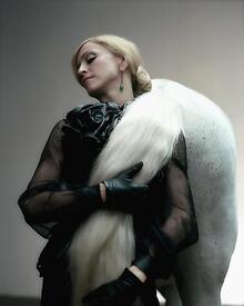 szavy_Madonna_Steven_Klein_Photoshoot_2006_43.jpg