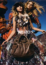 Kenzo_Lily_Donaldson_Sasha_Pivovarova_vogue28_1.jpg