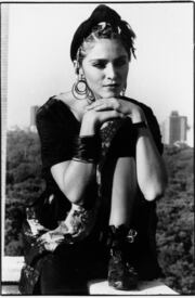 szavy_Madonna_Kate_Simon_Photoshoot_1983_02.jpg