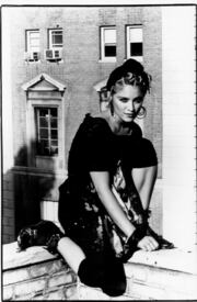 szavy_Madonna_Kate_Simon_Photoshoot_1983_10.jpg
