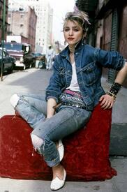 szavy_Madonna_Richard_Corman_Photoshoot_1983_05.jpg