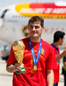 Spanish Football Team Arrives Barajas Airport oLXP3UlxEZol.jpg