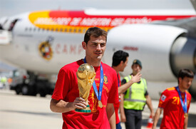 Spanish Football Team Arrives Barajas Airport XjWsMDYhGtvl.jpg