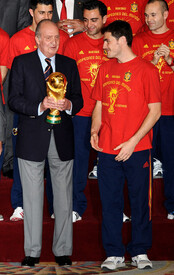 Spanish King Meets FIFA 2010 World Cup Winning B_fyWyt5IKtl.jpg