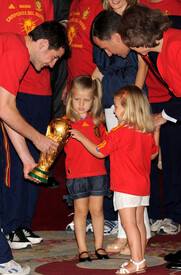 Spanish King Meets FIFA 2010 World Cup Winning RJIAf9dYoLgl.jpg