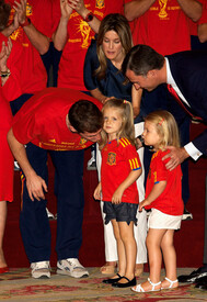Spanish King Meets FIFA 2010 World Cup Winning wrNVqluim8cl.jpg