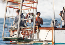 HalleBerryfilmingscenesforDarkTideSealIslandSouthAfrica30.7.2010_06.jpg
