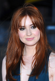 KarenGillan_2011GreatOrmondStreetF1Party_July6th_013.jpg