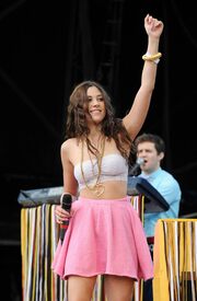 95984_Tikipeter_Eliza_Doolittle_Hop_Farm_Festival_2011_Day_3_004_123_79lo.jpg