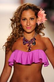 AdrienneBailon_NicolitaSwimwearshow_Miami_180711_011.jpg