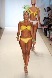 AdrienneBailon_NicolitaSwimwearshow_Miami_180711_040.jpg