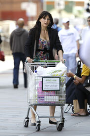 Daisy_Lowe_London_July302011_J0001_001.jpg