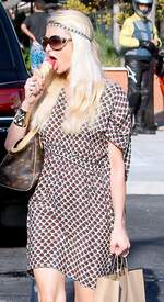 Paris Hilton shops for snacks at Pacific Coast Greens in Malibu467lo.jpg