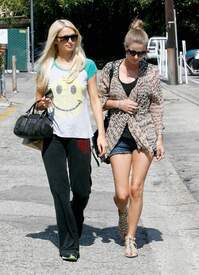 Paris and Nicky Hilton out shopping in Brentwood together864lo.jpg