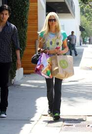 Paris and Nicky Hilton out shopping in Brentwood together873lo.jpg