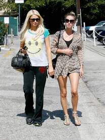 Paris and Nicky Hilton out shopping in Brentwood together880lo.jpg