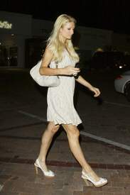 Paris Hilton - At Nobu in Malibu July 22 2011(8).jpg