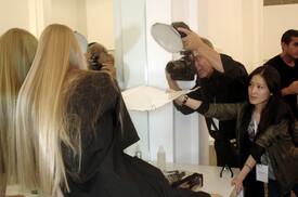 PradaSpring2007BackstageAOdk4-8SPHTx.jpg