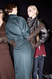 BrioniFall2009BackstageDha9esOLtTmx.jpg