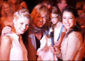 Luisa-Hartema-und-Rebecca-Mir-backstage.jpg