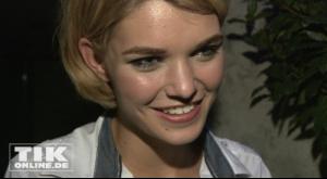 luisa-hartema-close-gr.jpg