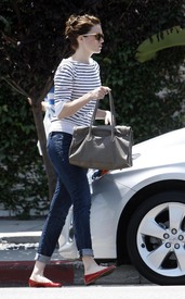 Mandy_Moore_out_in_Beverly_Hills__4_.jpg