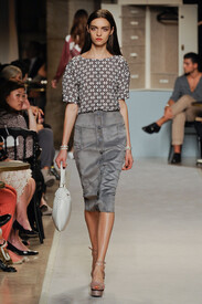 th_Loewe_Spring_2012_01.jpg