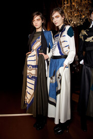 th_Dries_Van_Noten_Fall_2012_Backstage_c_Y_Nk_Ah_Gihux.jpg