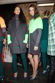 th_Hussein_Chalayan_Fall_2012_Backstage_c_Q8_XG2_Nk_Eh8.jpg