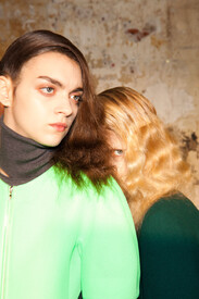 Hussein_Chalayan_Fall_2012_Backstage_nd_UIj_In_RZDk.jpg