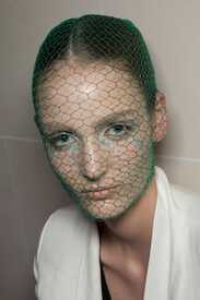 Giambattista_Valli_Fall_2012_Backstage_l_WQh_STRce.jpg