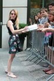 th_Emma_Roberts_in_New_York_02.jpg